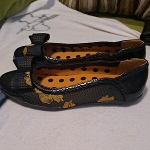 Elegant Blue and Gold Women's Flats